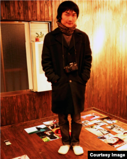 După absolvire, a lucrat ca fotograf în Tokio