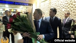 Три года назад избрание Гафура Рахимова президентом Международной ассоциации бокса (AIBA) грозило исключением бокса с Олимпиады.