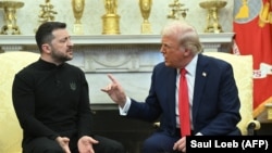 Presidenti ukrainas, Volodymyr Zelensky, gjatë përplasjes me presidentin amerikan, Donald Trump, në Shtëpinë e Bardhë më 28 shkurt 2025. 