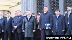 Відкриття меморіальної дошки в Сімферополі, присвяченої подіям 26 лютого 2014 року