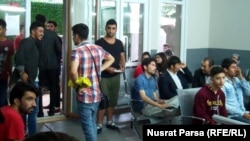 آرشیف - شماری از افغان های که حاضر شده اند داوطلبانه از ترکیه به افغانستان برگردند