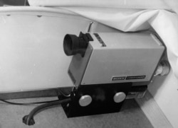 Aparatul video era montat în partea din față a căruciorului.