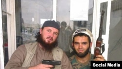 Foto iz ljeta 2014 Lavdrim Muhaxheri (lijevo) i Basri Sylejmani (desno)