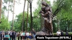 Памятник жертвам Голода 1931–1933 годов в Алматы 