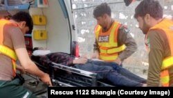 د شانګلې د ژغورنې او مرستندويه چارو ادارې کارکوونکي د اپرېل پر پينځمه مړي او ژوبل روغتون ته لېږدوي. 