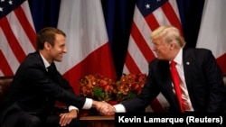 Эммануэл Макрон менен  Доналд Трамп. 
