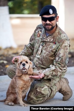 Demobilisasiyadan soñ da Barotov ordu ile alâqada buluna