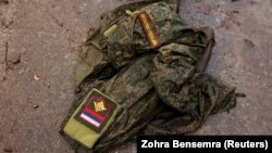 რუსეთის ჯარისკაცის უნიფორმა, ნაპოვნია კიევის რეგიონის ერთ-ერთ სოფელში. 1 აპრილი, 2022 წ.