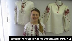 На выставке вышивок Веры Роик и ее учениц, 2011 год