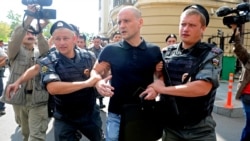 Pussy Riot: Passionate Protests Outside The Courtroom