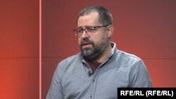 Mihai Grecea, supraviețuitor de la Colectiv, spune că România nu are suficienți medici de specialitate care să lucreze în cele trei spitale pentru mari arși aflate în construcție.