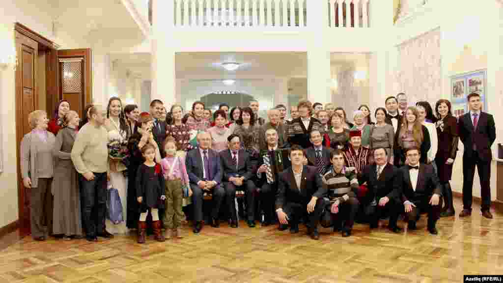 "Калеб" яшьләре белән Илһам Шакировның 80 яшьлек уңаеннан бәйрәм кичәсе&nbsp;