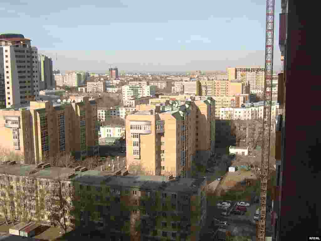 Астана, город-мечта Шолпан и десятков тысяч других молодых людей, кто ищет счастье в новой столице Казахстана.  - Астана, город-мечта Шолпан и десятков тысяч других молодых людей, кто ищет счастье в новой столице Казахстана. 