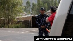 Оштон чыккандан көп өтпөй, улам гаичилер токтотуп жатты.