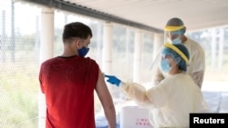 Вакцинация против коронавируса. Иллюстративное фото.