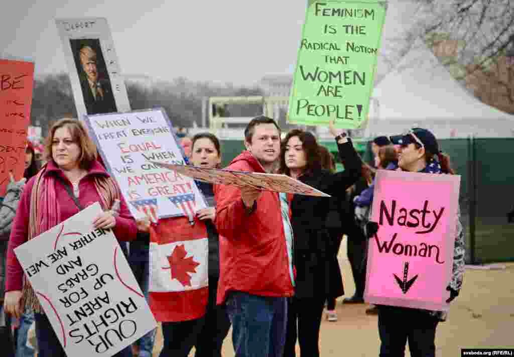 "Калі мы ўсіх будзем лічыць роўнымі, тады мы зможам сказаць, што Амэрыка вялікая", "Фэмінізм - гэта радыкальнае паняцьце, што жанчыны - людзі"