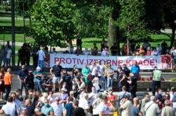 Protest ispred parlamenta, 3. avgust