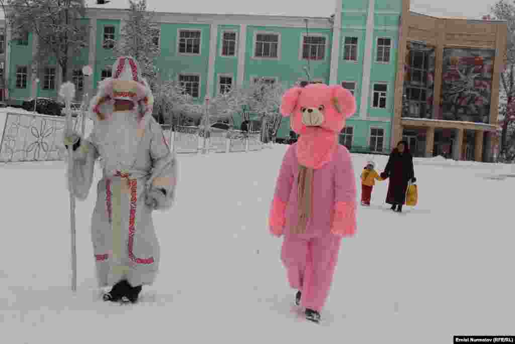 Спешат на елку