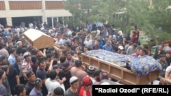 Маросими дафни қурбониёни муноқишаи марзӣ дар Исфара. 30 апрели соли 2021