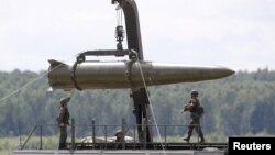 Орусиянын өзөктүк ракета атуучу "Искандер" комплекси,  17-июнь, 2015-жыл.