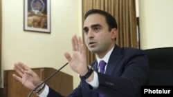 Armenia - Yerevan Mayor Tigran Avinian speaks during a news conference, September 15, 2025.