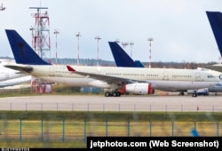 Самалёты Airbus A330-200, перавезеныя 17 жніўня 2024 году ў Беларусь, на паркоўцы Нацыянальнага аэрапорту «Мінск» 2 лістапада 2024 году