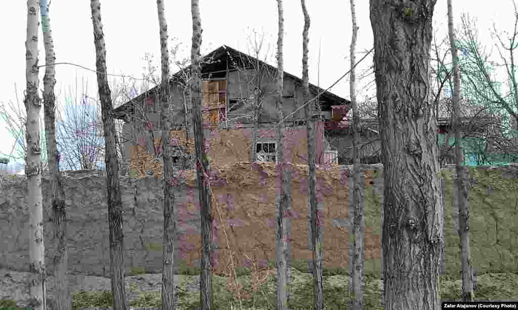 На юге страны подавляющее большинство домов построено из такого строительного материала