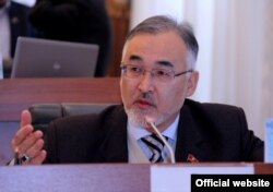 Турсунбай Бакир уулу.