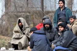 Migrantët në një kamp në Bosnje