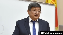 Акылбек Жапаров.