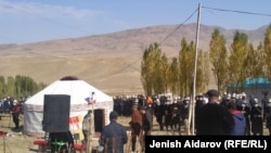 Үмүтбек Алтынбек уулун акыркы сапарга узатуу. Баткен. 08.10.2020.