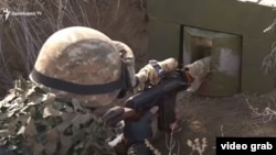 Հայ զինծառայողը հերթապահություն է իրականացնում սահմանագծում, արխիվ