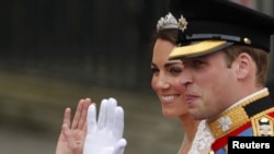 Улуу Британиянын канзаадасы Уилям менен жубайы Кэтрин. Лондон шаары, 2011-жылдын 29-апрели.