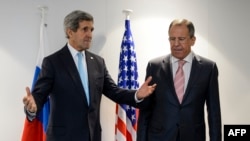 Швейцария - Госсекретарь США Джон Керри (слева) и министр иностранных дел России Сергей Лавров на министериале ОБСЕ, Базель, 4 декабря 2014 г. 