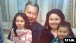 Мурдагы президент Курманбек Бакиевдин токолу жана андан балдары бар экени ал бийликтен кеткенден кийин ачыкка чыккан.