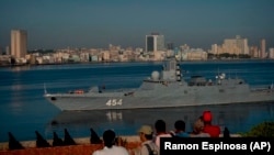 Ruska fregata Admiral Gorškov uplovljava u luku Havana, 24. jun 2019. 