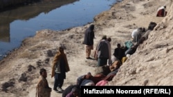 افراد معتاد به مواد مخدر در حقارت کامل و به دور از اجتماع و خانواده های خود زنده گی می کنند