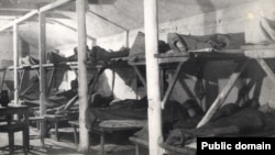 Барак у лягеры для дэпартаваных «Волголаг» у Расеі, 1940 год