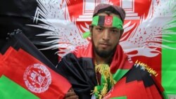 یک فروشنده بیرق در ولایت کندهار