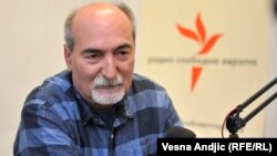 Ako se ima u vidu da će se po svemu sudeći ove godine smanjiti i strane investicije kojima se zvaničnici u Srbiji najviše hvale, onda je teško očekivati dinamičan razvoj u narednom periodu: Milan Ćulibrk