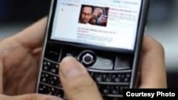 Уюлдук байланыш бар жерде интернетке да кирсе болот.