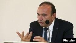 Министр образования и науки Левон Мкртчян (архив)