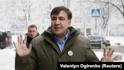 О своей возможной экстрадиции говорил накануне и сам Саакашвили, после того, как призвал своих сторонников не поддаваться провокациям и избегать беспорядков