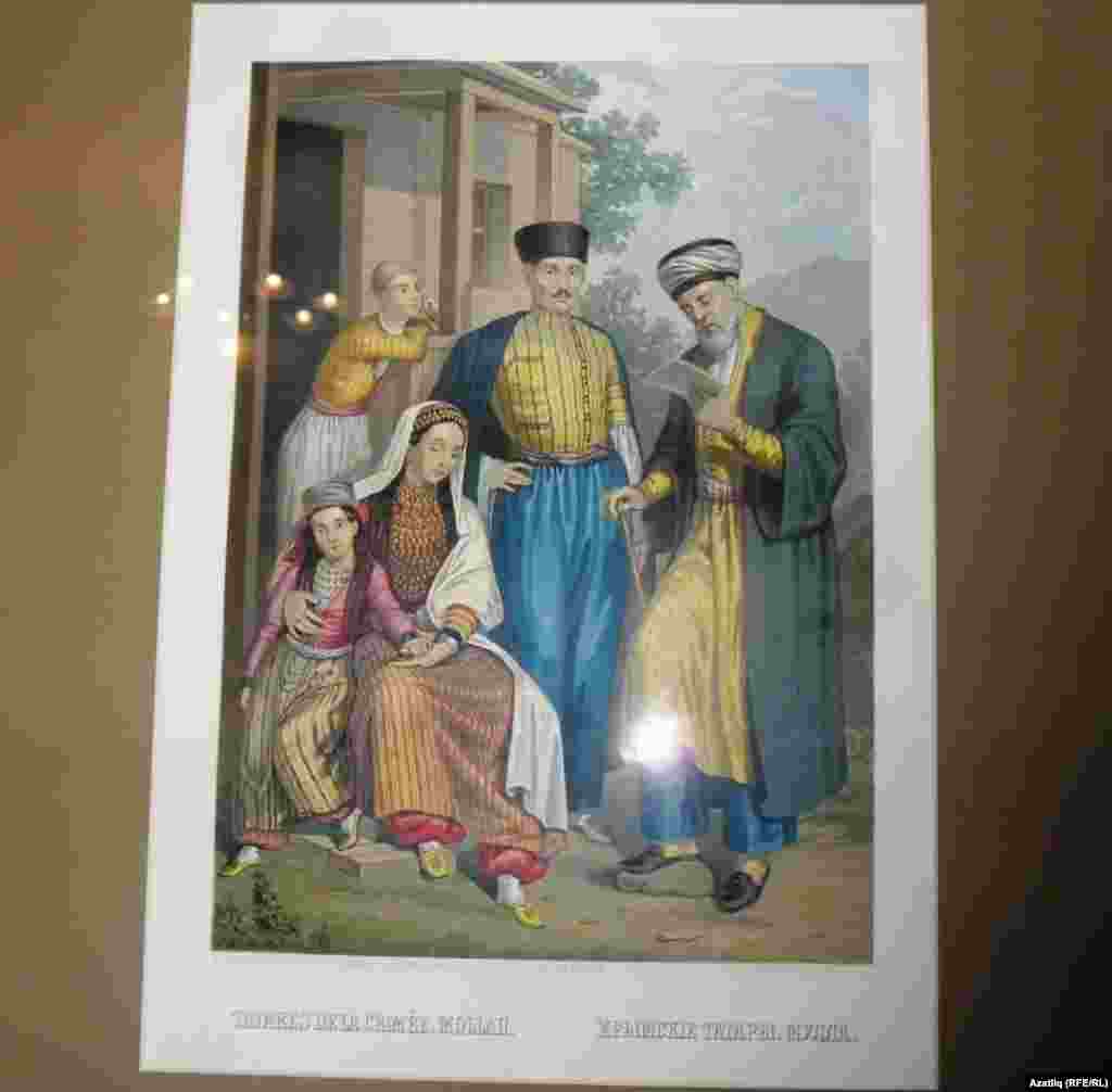 Паули Густавның 1962 елдагы "Русия халыклары" альбомыннан бер сәхифә.