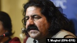 پولیسو علي وزیر د ډېسېمبر پر ۱۶مه له پېښوره ونیو - د ارشیف انځور.