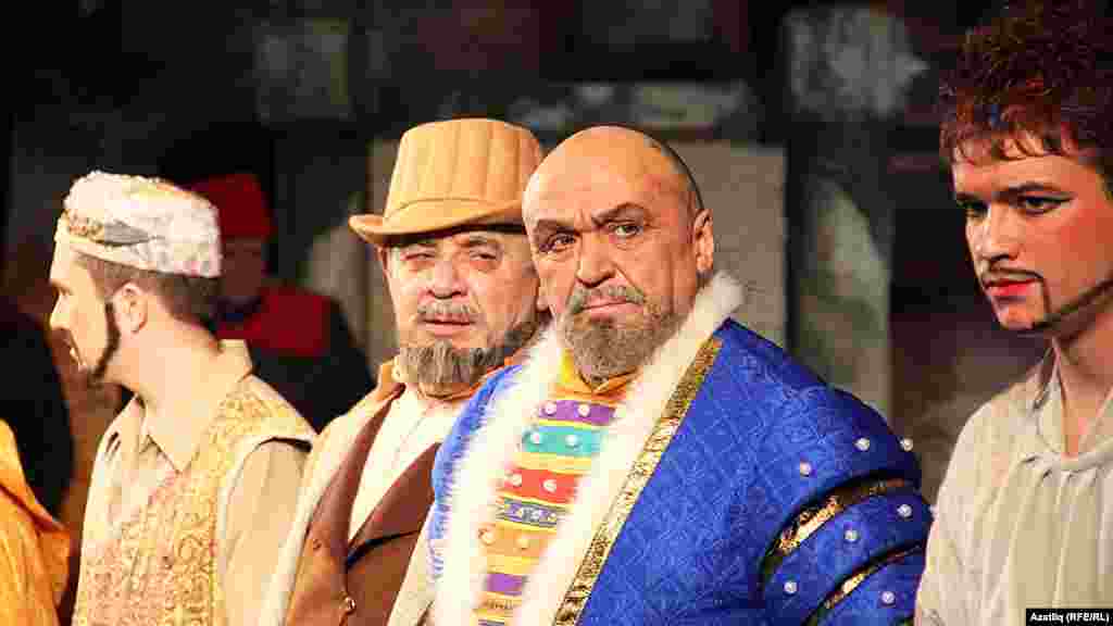 Җиһангир, Бики, Сачтараш