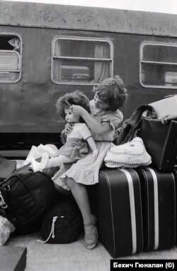 Сутрешен тоалет. Капъкуле, Одрин. 1989 г.