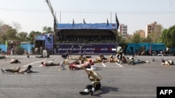 Pamje nga parada ushtarake në Iran.