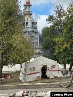 Палатка МЧС рядом с Новошахтинским НПЗ