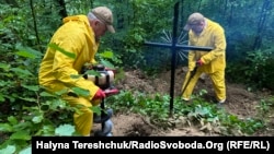 Cercetătorii ucraineni caută într-o pădure din sud-estul Poloniei rămășițele luptătorilor Armatei Insurgente Ucrainene, despre care se crede că au fost uciși în această zonă în 1947.